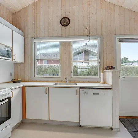 Cozy Home In Sjolund With Sauna بيت للعطل *